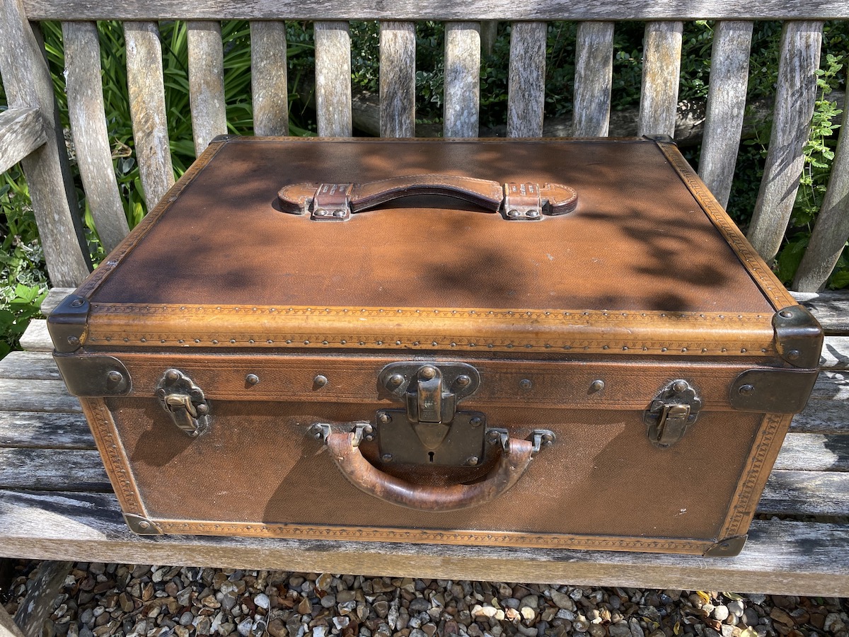 Vintage Brown Leather Suitcase Trunk Coffee Table attributed to Louis  Vuitton for Louis Vuitton for sale at Pamono