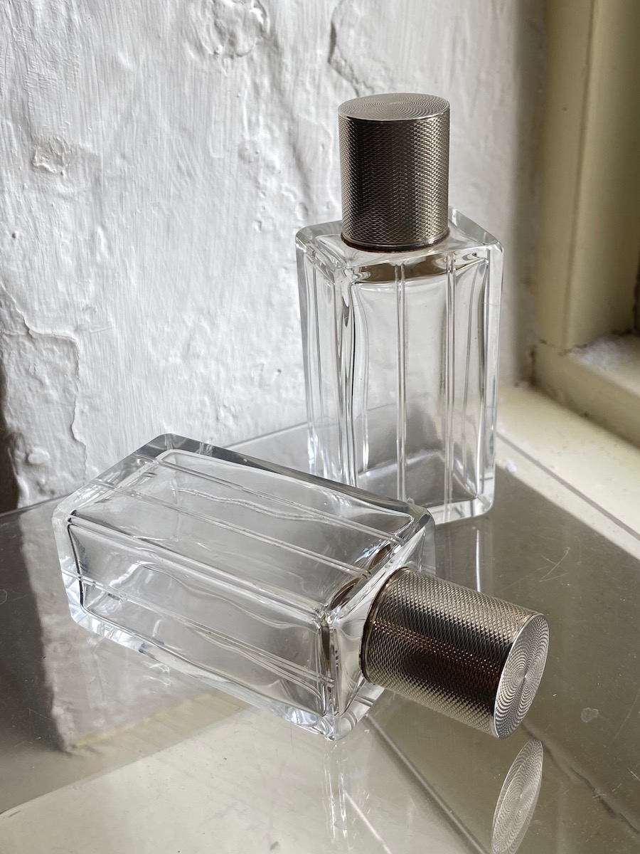 CARTIER Leather Vanity Case with Silver Topped Cut Crystal Jars (Rare ...