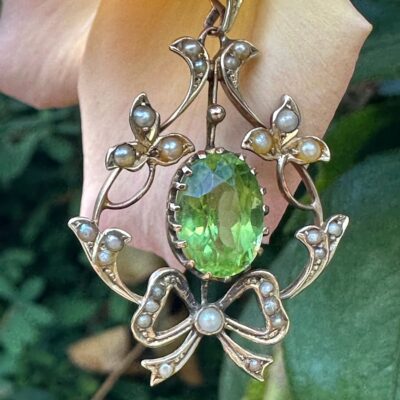 Edwardian 9ct Gold, Peridot & Seed Pearl Pendant