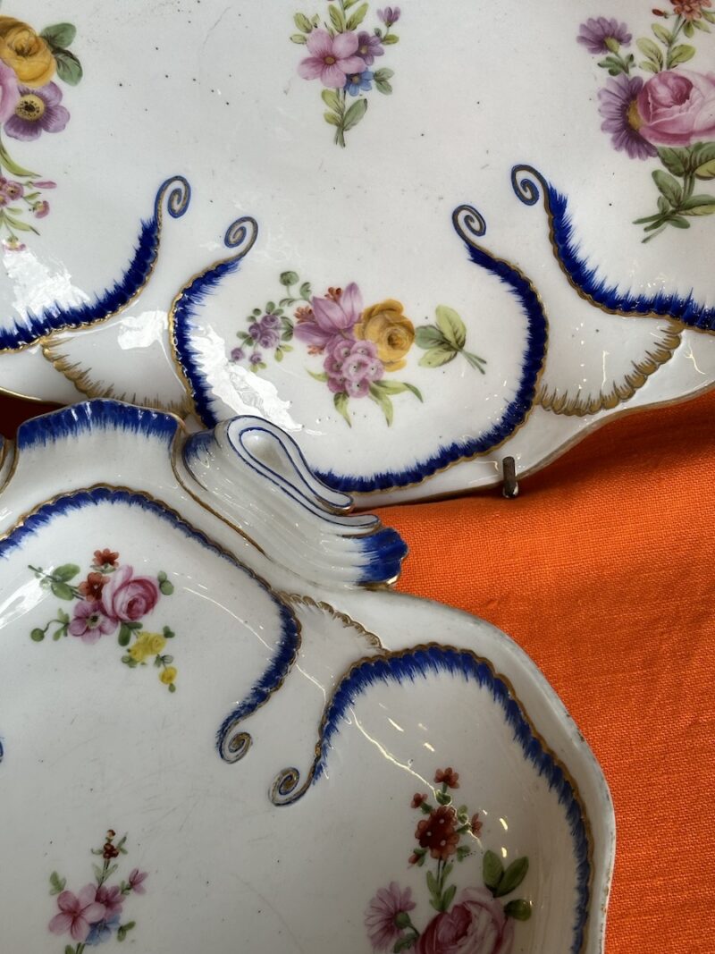 SEVRES Pair of Shell Shaped, Gilded Dishes c1750 - Image 2