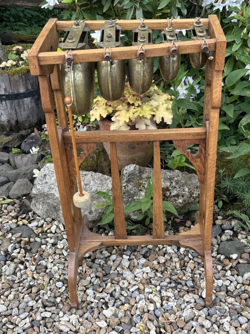 Glockenspiel in Arts & Crafts Oak Carved Support