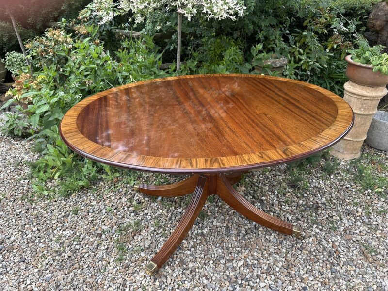 Mahogany Extending Dining Table with Rosewood Crossbanding