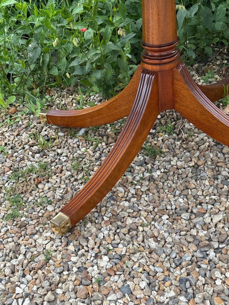 Mahogany Extending Dining Table with Rosewood Crossbanding - Image 4