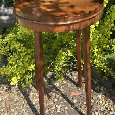Georgian 'Royal' Oval Urn Stand / Wine Table